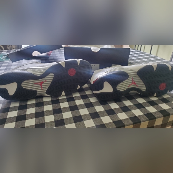 Air Jordan 14 Retro - Picture 3 of 4